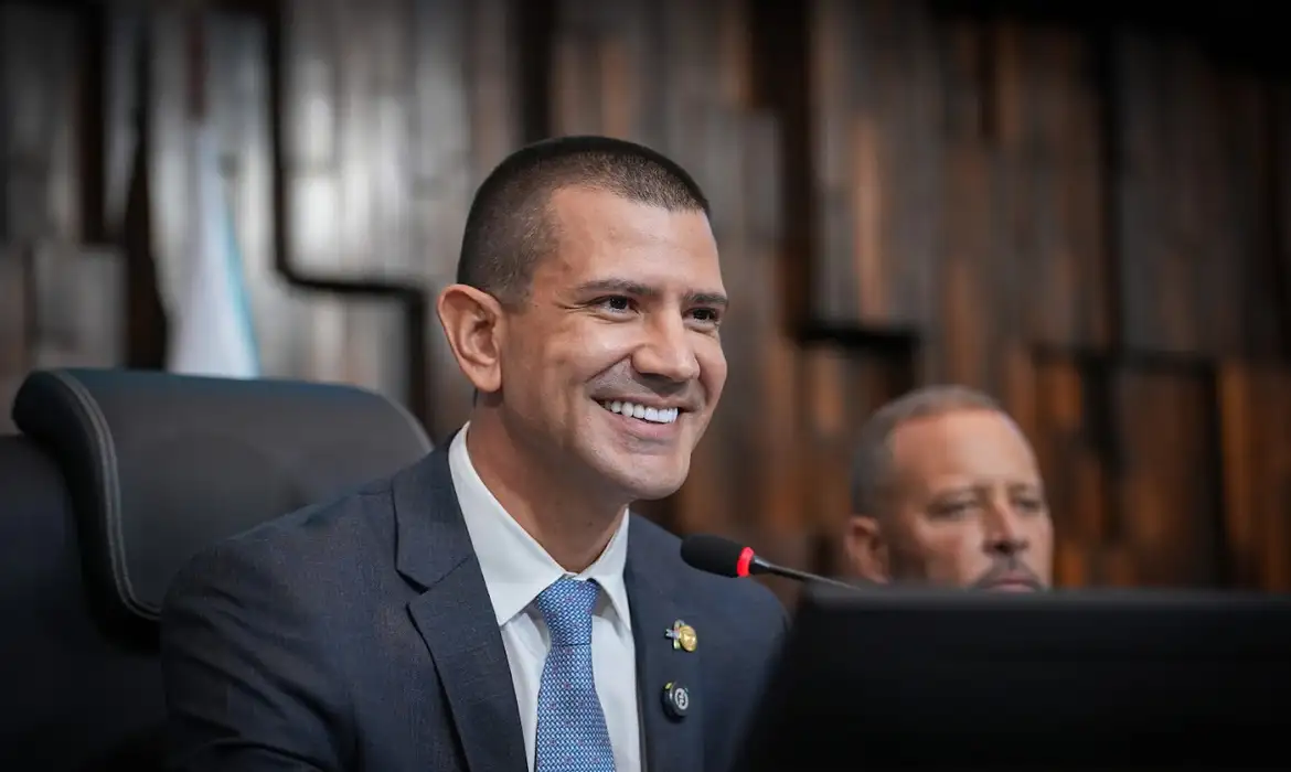 douglas ruas rj