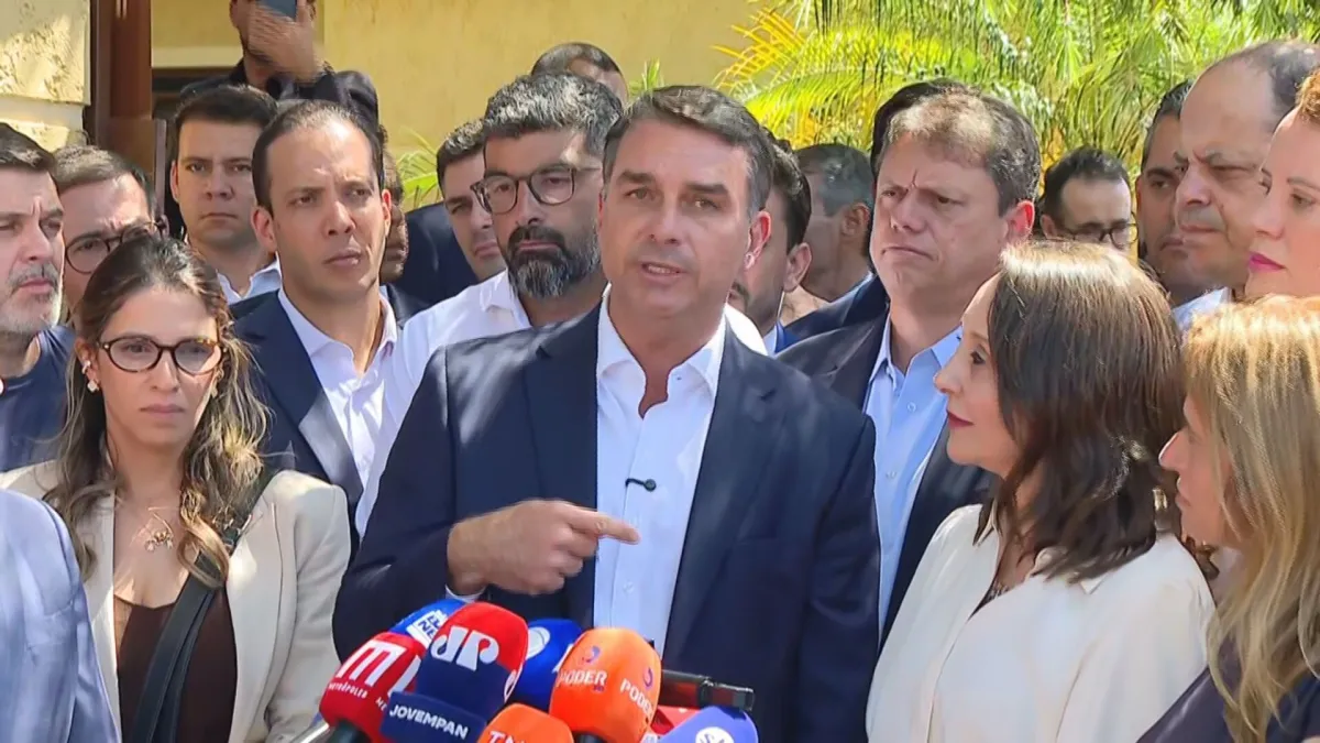 BR_CNN_081026_LINK_DF_PORTARIA_QG_FLAVIO_BOLSONARO_frame_233808.webp