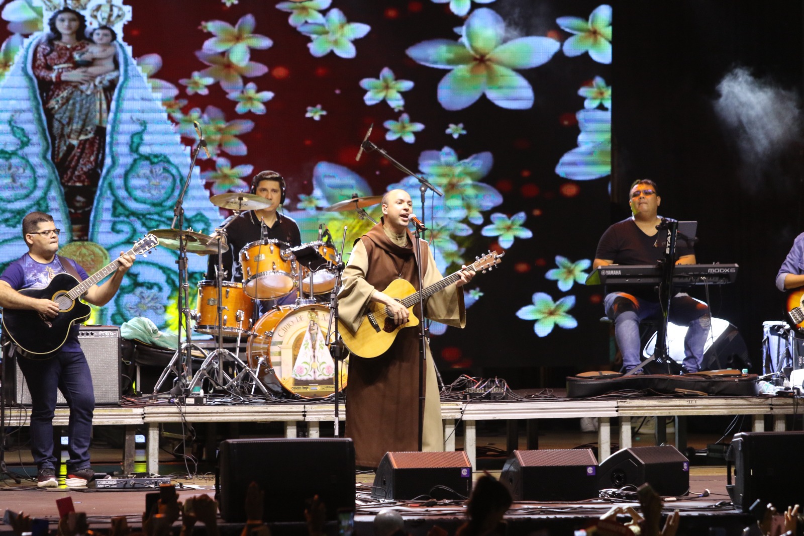 Frei Gilson Bote Fé Natal com Maria 