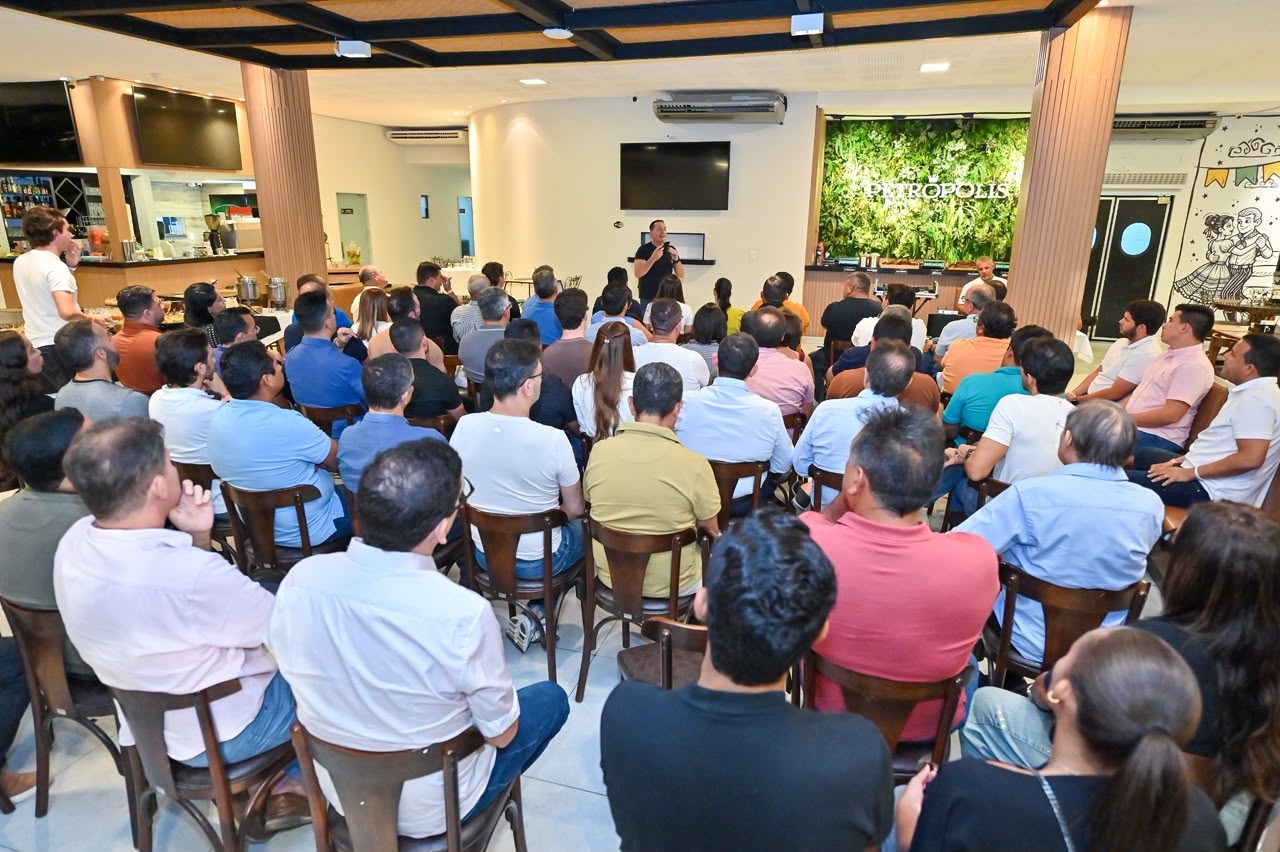Ezequiel reúne lideranças em Natal 