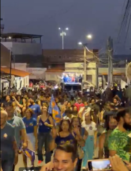 Paulinho leva multidão às ruas das Rocas e mostra força na reta final por Allyson