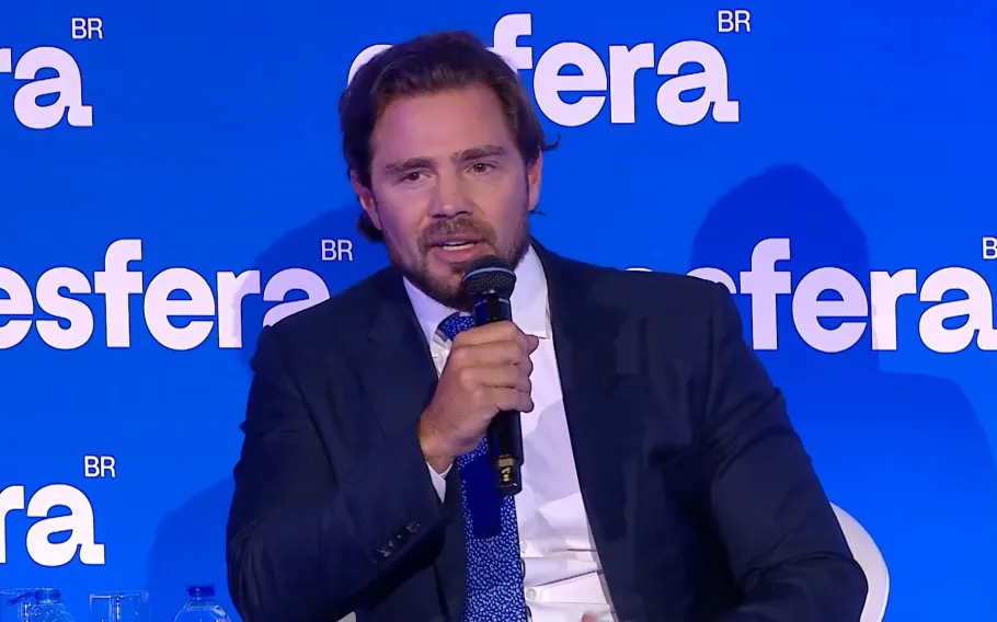Daniel Vorcaro, ex-controlador do Banco Master, está preso na Papudinha, em Brasília | Foto: Reprodução/Youtube/Esfera Brasil