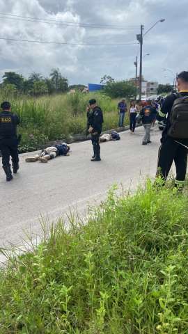 [VÍDEO] Dois policiais rodoviários federais são mortos a tiros em viaduto na BR-116, em Fortaleza