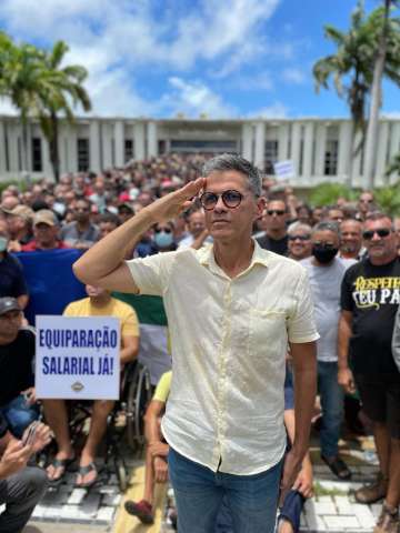 Coronel Azevedo acompanha Bolsonaro e filia-se ao Partido Liberal (PL) para disputa das eleições de 2022