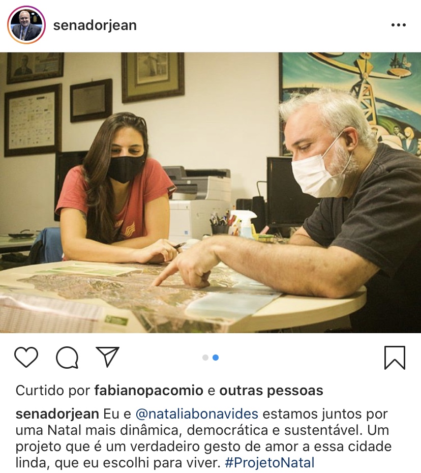 Impagável: Jean-Paul olha mapa da cidade de Natal