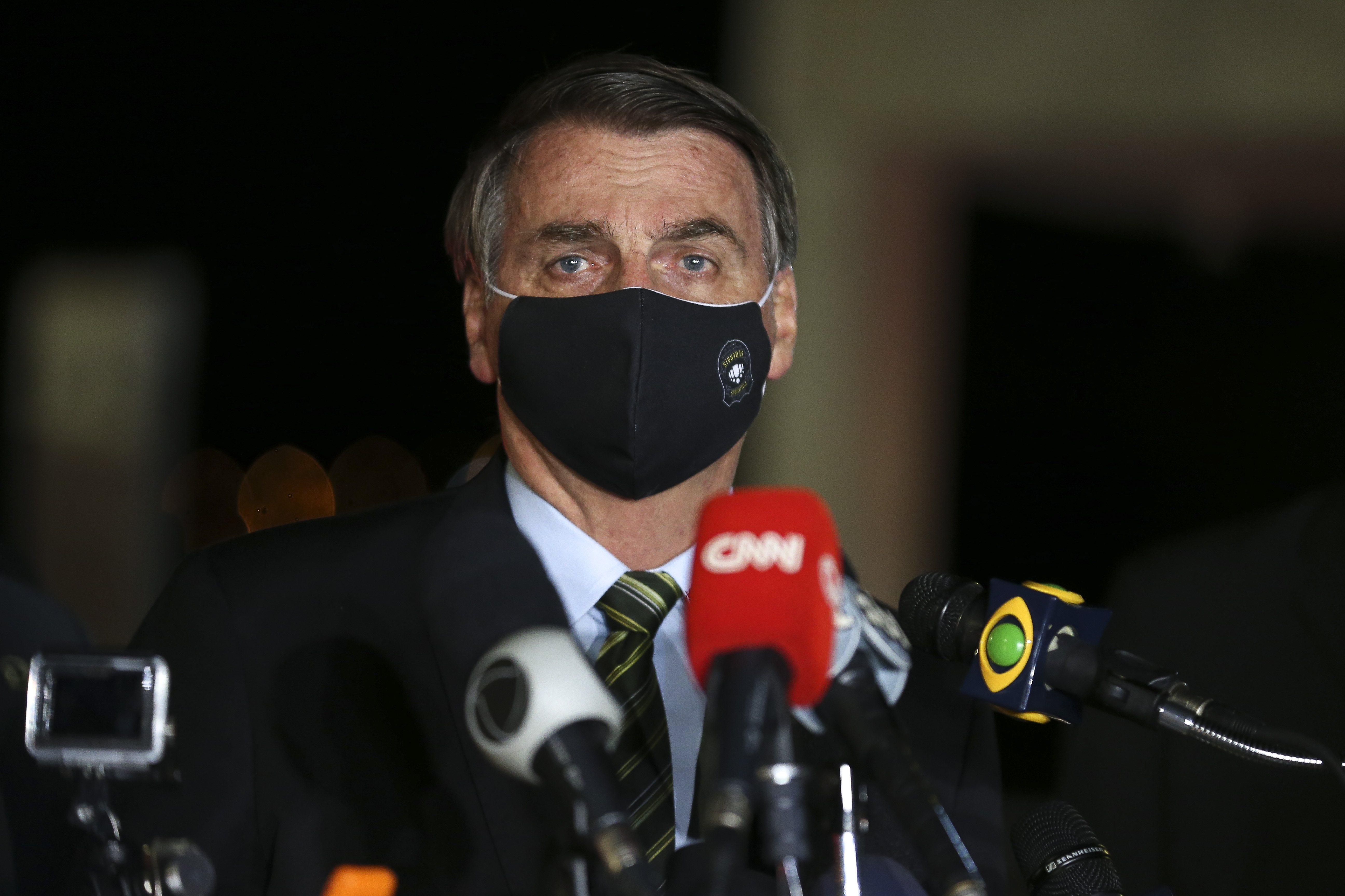 Bolsonaro avisa líder do governo que o trocará e se reúne com provável sucessor