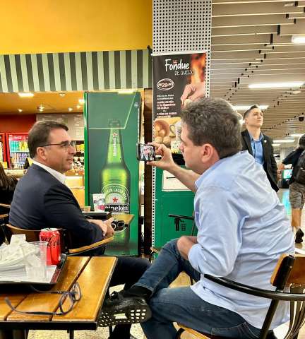 Jornal das 6: Entrevistamos o senador Flávio Bolsonaro