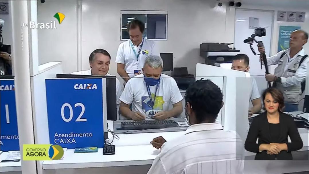 Só assim flagram Bolsonaro no caixa 2
