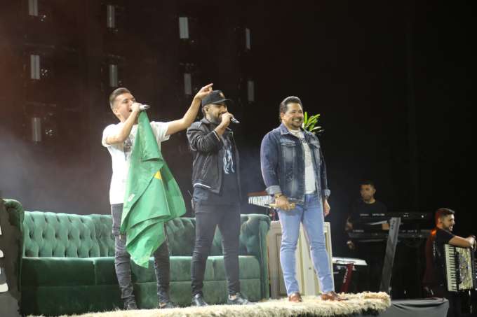 Gravação do DVD À Vontade com Luan Estilizado, Rai Saia Rodada e Zezo já tem 80% dos ingressos vendidos