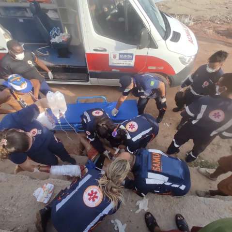 Surfista é atacado por tubarão em Olinda