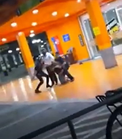 Negro é morto por segurança e PM no Carrefour