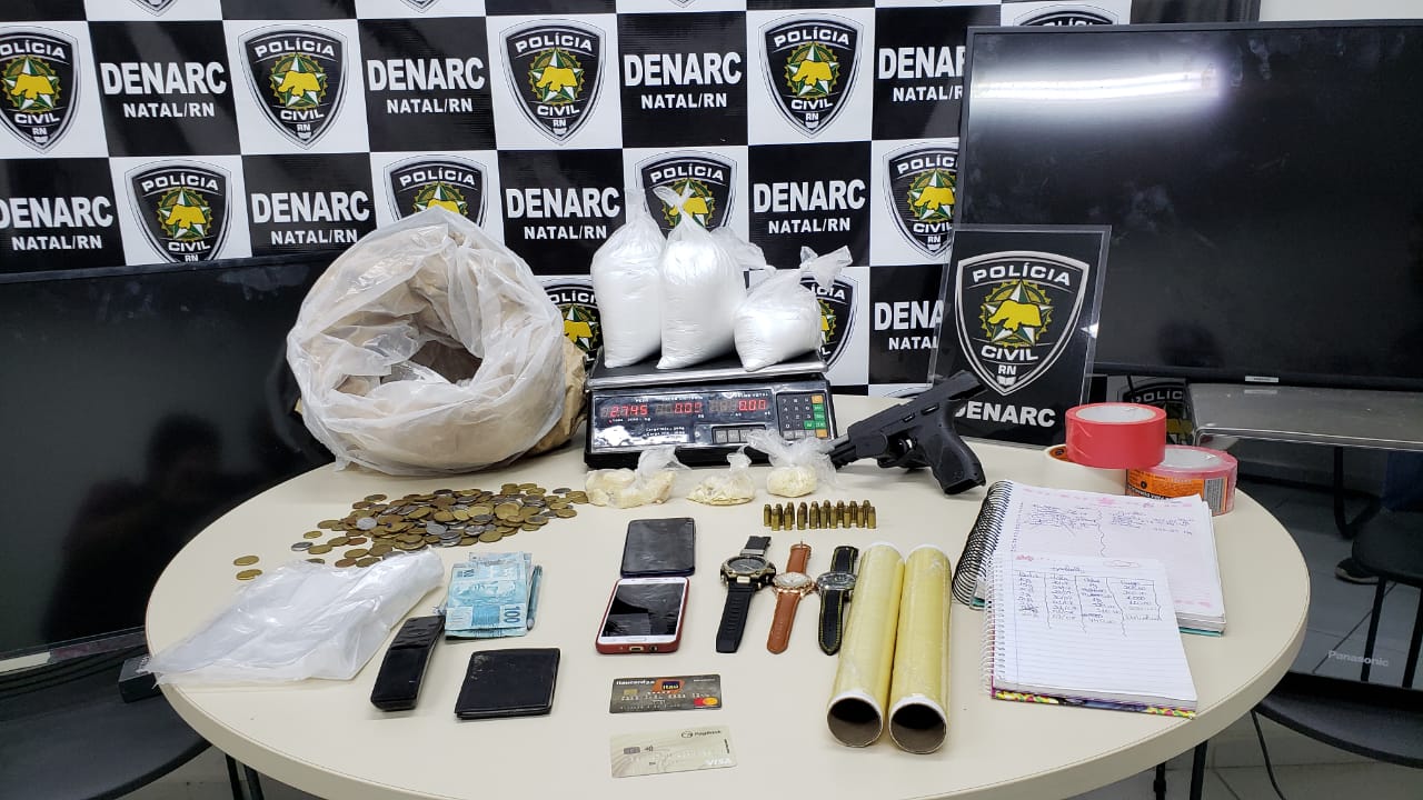 Laboratório clandestino de drogas é fechado e duas pessoas são presas na zona Oeste de Natal