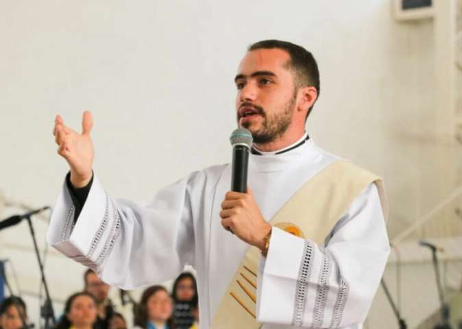 Padre é internado em estado grave em Mossoró
