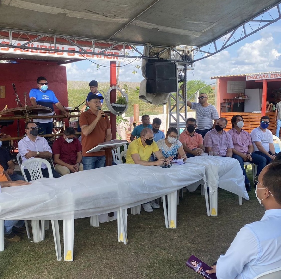 Acredite se quiser: Albert Dickson também apoia Benes Leocádio