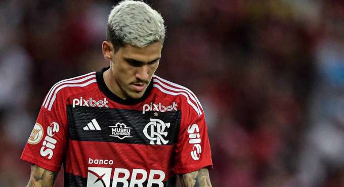 Jogador do Flamengo é agredido por preparador e time não treinará mais até que agressor seja demitido