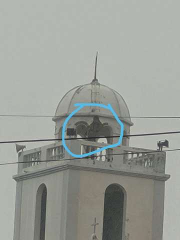 [VIDEO] Impressionante: Raio destrói torre de igreja no interior do RN