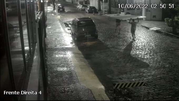 [Vídeo] Impressionante: O roubo do portão