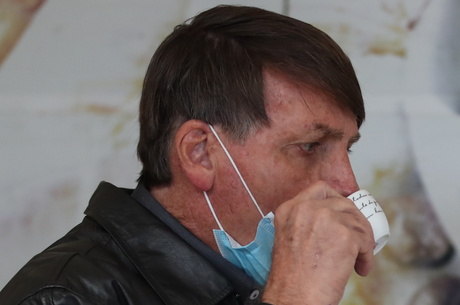 Bolsonaro confirma aval para Guedes discutir novo imposto