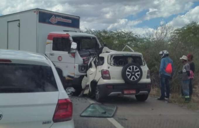 Acidente grave na BR-304: Carro e caminhão bateram de frente; motorista morreu