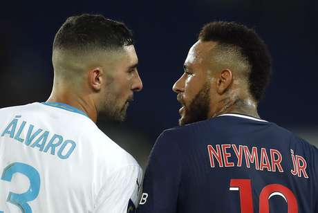 Liga Francesa aguarda imagens de ato racista, e Neymar pode ficar fora de 7 jogos