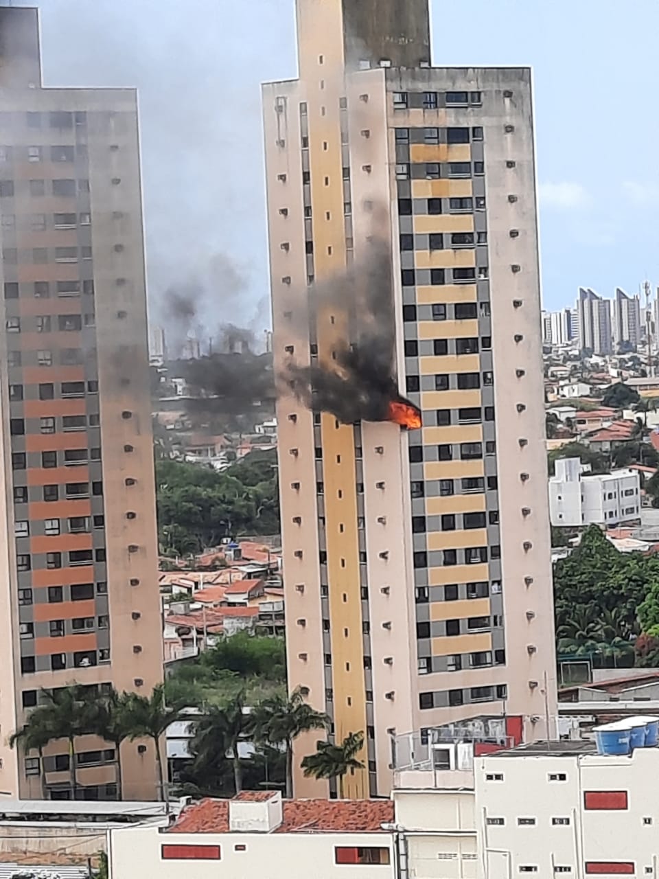 Urgente: Incêndio em prédio em Cidade Satélite