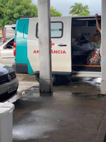 [IMAGEM] Ambulância no RN serve para transportar pacientes graves e pipoca