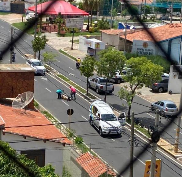 Mossoró: Muito triste, defunto cai de carro da funerária