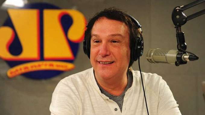 Urgente: Emílio Surita está internado com câncer no intestino; estado é delicado