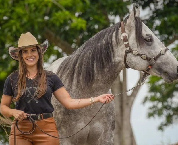Veterinária que pegou 'doença da urina preta' morre em hospital