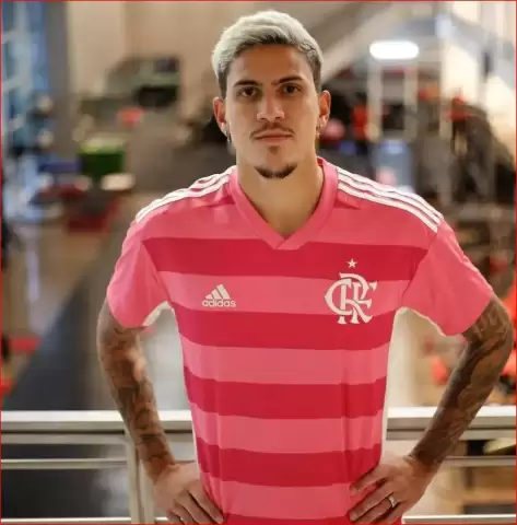 Laudo aponta lesões no rosto e na boca de atacante do Flamengo que registrou agressão contra preparador físico
