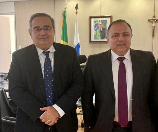 Prefeito leva projeto de novo Hospital Municipal a ministro da Saúde