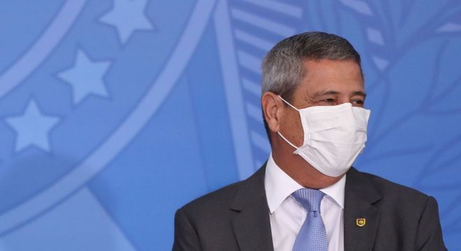 Ministro Braga Netto afirma que teste de covid-19 deu positivo