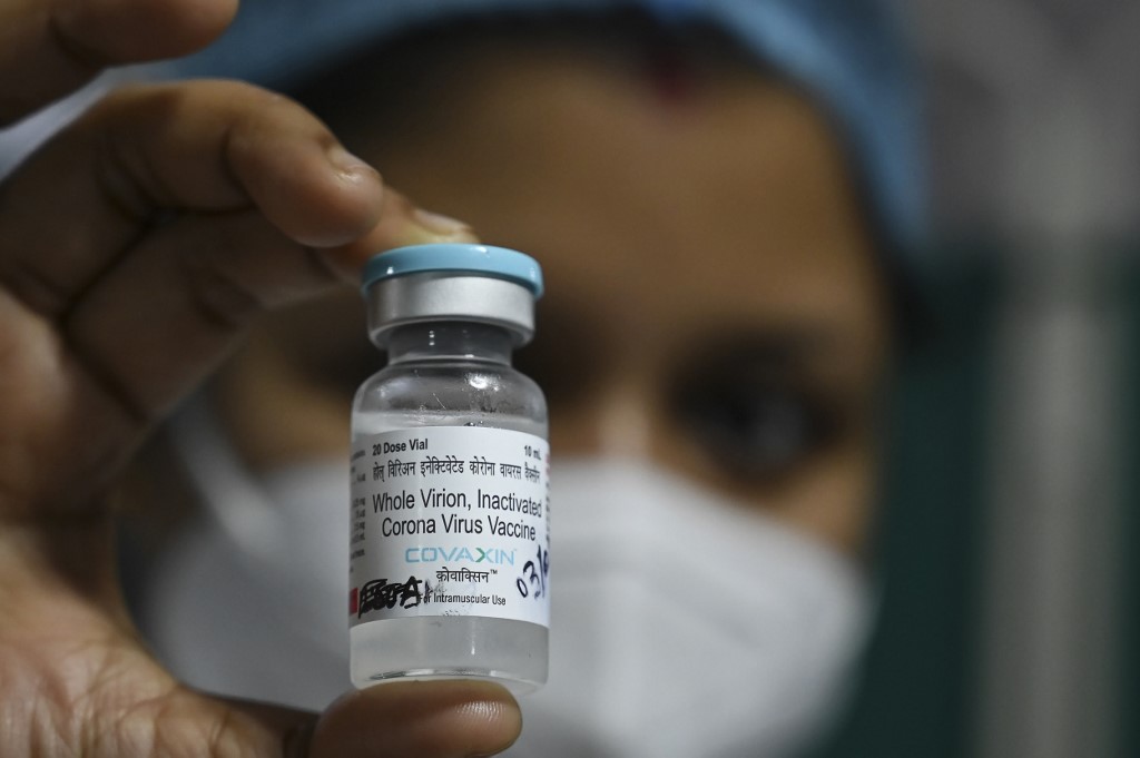 Vacina indiana contra Covid-19 deve começar a ser enviada ao Brasil nesta semana