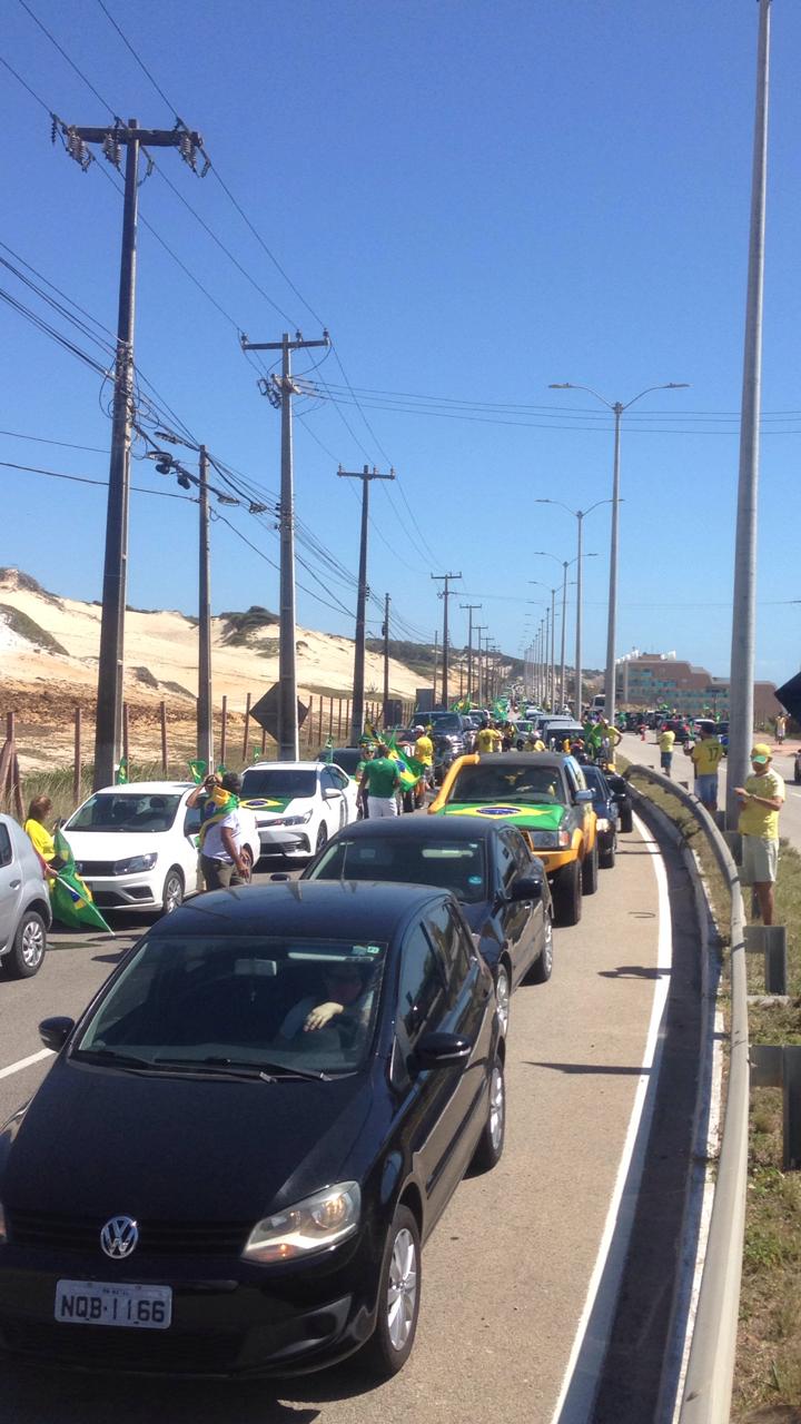 [VIDEO] Via Costeira completamente tomada por apoiadores de Bolsonaro