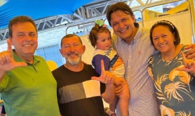 Camarada Carlos amanheceu lulista