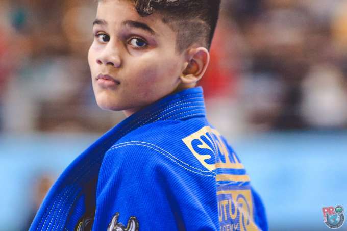 Potiguar de apenas 11 anos já é destaque internacional e busca feito histórico no jiu jitsu