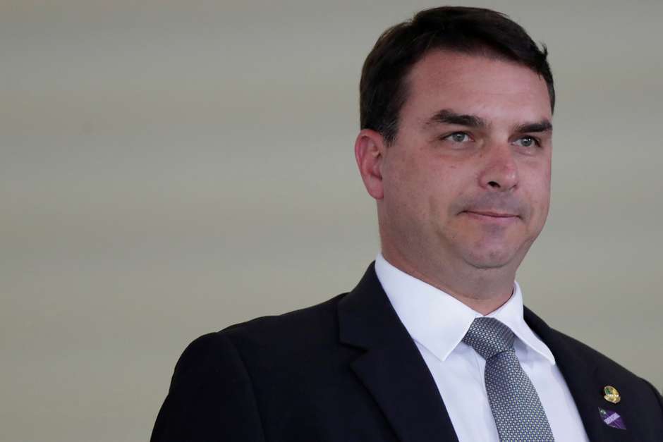 PGR recomenda ao STF rejeitar recurso do MP do Rio contra foro privilegiado de Flávio Bolsonaro
