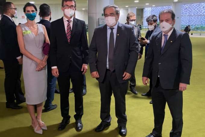 Prefeito de Natal se reúne com embaixador da Alemanha e ministro das Comunicações em busca de investimentos