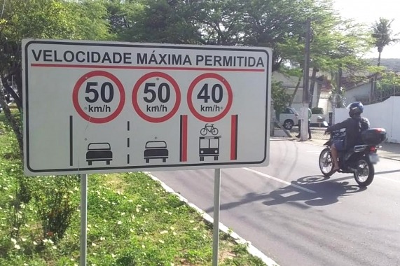 STTU reforça sinalização de velocidade em vias na cidade