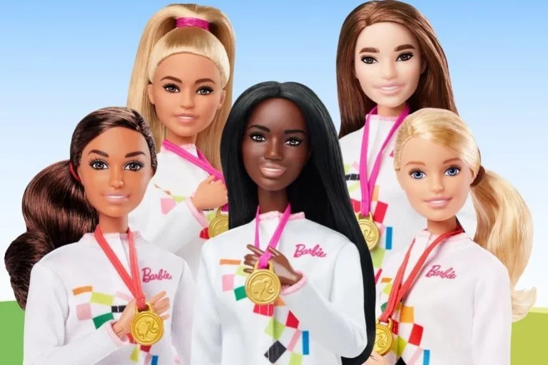 Mundo chato: Barbie é criticada por não ter modelo asiática