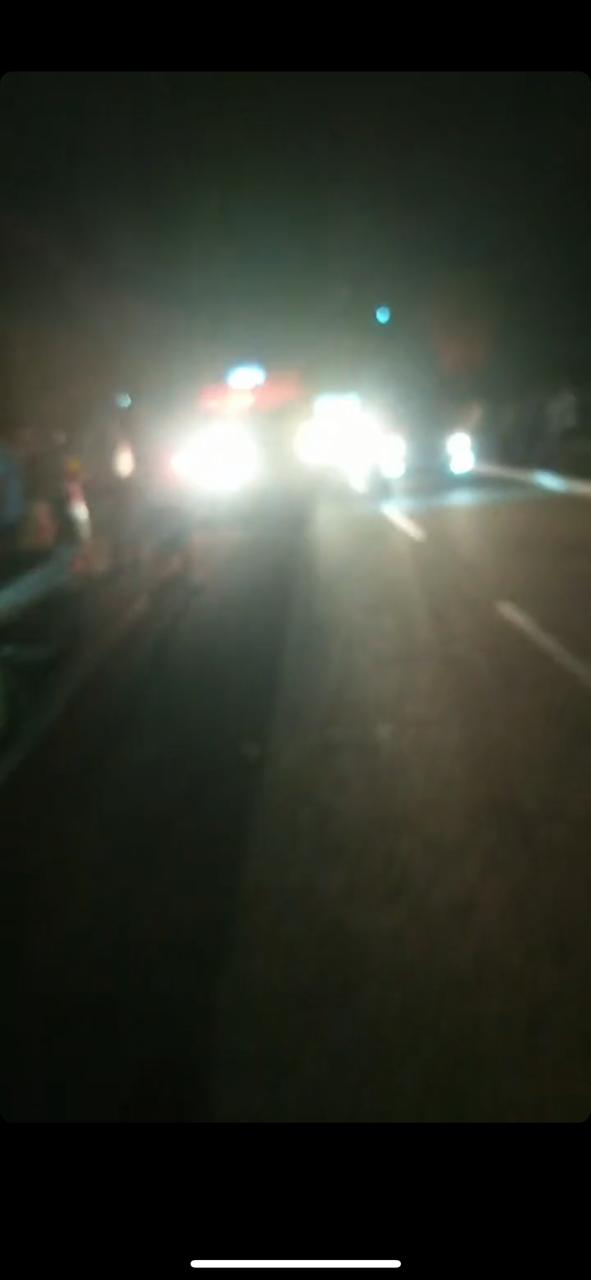Homem morre após capotar carro esportivo na Rota do Sol