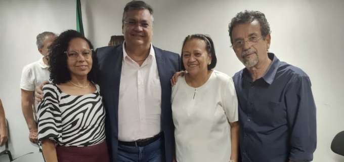 Por que eles estão sorrindo?