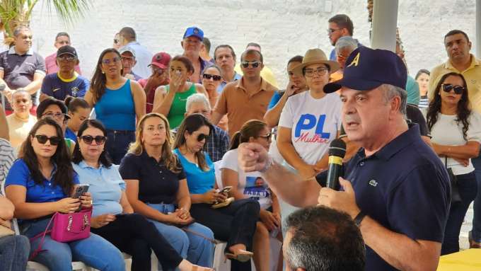 Rogério comanda grande ato de filiação do PL com representantes de 16 cidades do Agreste