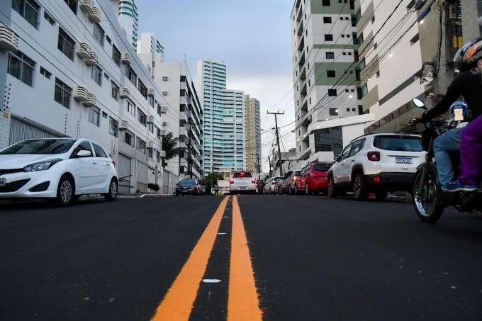 Novas ruas no Tirol são capeadas e sinalizadas 
