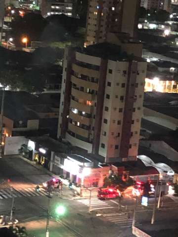 [VÍDEO] Incêndio em cruzamento de vias no bairro de Lagoa Nova  