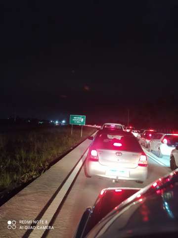 Caos em frente à PRF em Macaíba