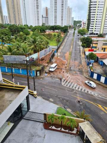 Muro do Marista desaba