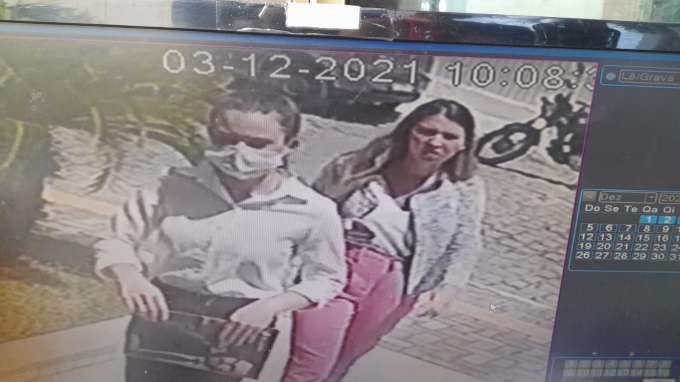 [VIDEO] Arrumadas e perigosas: Mulheres enganam idosos para aplicar golpes em Natal