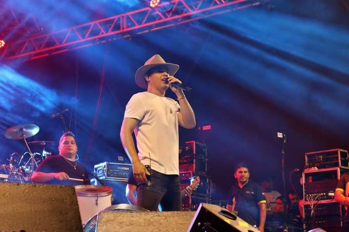 Encerramento do Natal em Macaíba 2023 leva multidão à Praça Paulo Holanda Paz