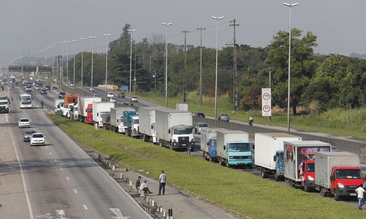 Governo certifica pontos de parada e descanso em rodovias